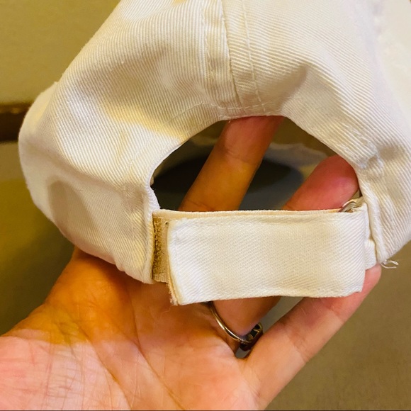 ⭐️ DISNEY White Mickey Happy Baseball Hat - Picture 4 of 7